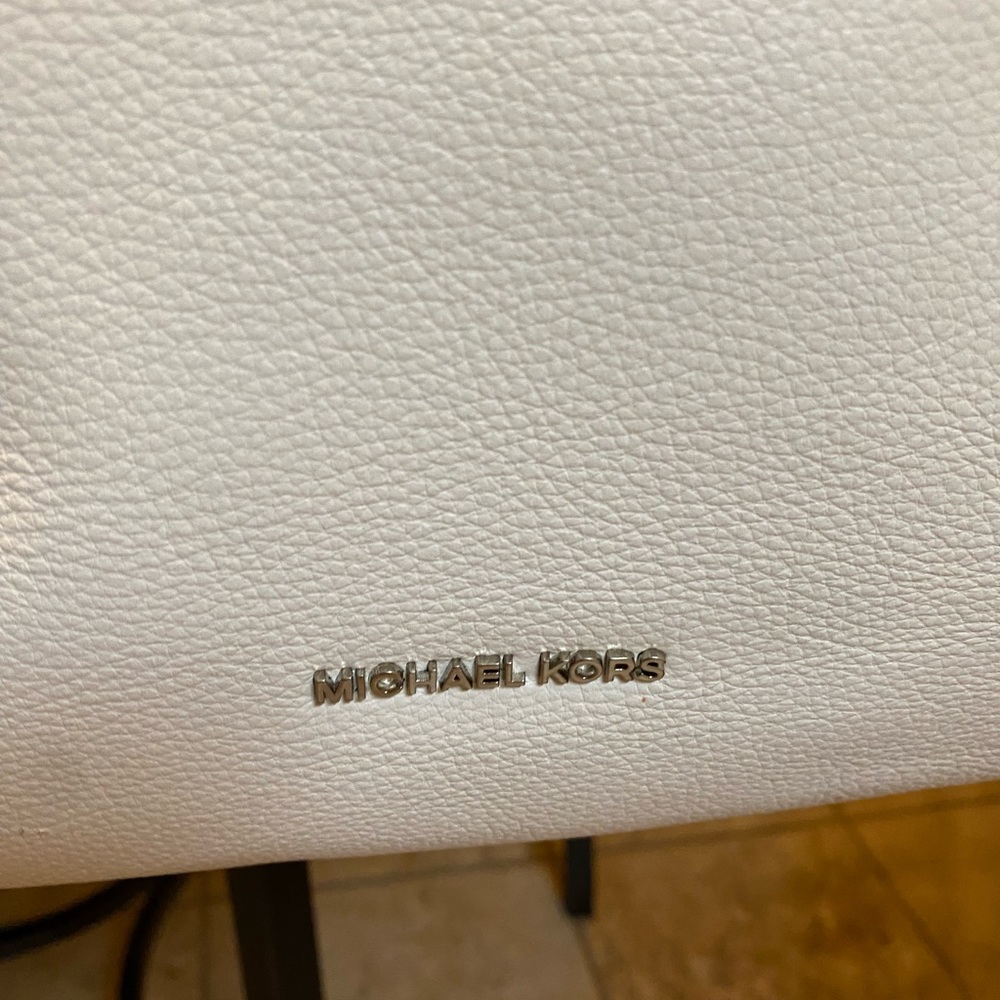 Michael Kors Leather Handbag…Off-White Color… - Picture 3 of 16